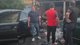 Bakıda zibil yeşikləri yandı; 4 avtomobil bu hala düşdü - FOTO