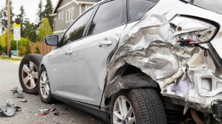 Yevlaxda avtomobil qəzası olub, xəsarət alanlar var