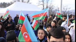 Xankəndi yolunun üzərində növbəti dəfə Azərbaycan bayraqları dalğalandırıldı 