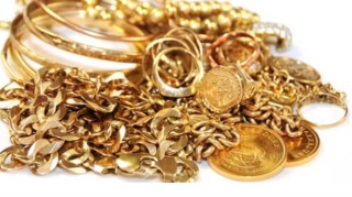 Lombard sahibi vətəndaşların qızıllarını götürüb aradan çıxıb - VİDEO