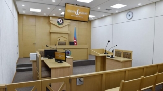 Səkkiz nəfərə qarşı dələduzluq edən mebel şirkətinin rəhbərinə hökm oxunub 