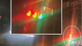 Bakıda işıqforun üç işığı birdən yandı:  Sürücülər ... - VİDEO 