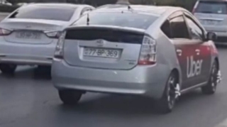 Müştəri səhv ünvana gedən “Prius” sürücüsünün qarnını dişlədi, sonra isə bıçaqladı 