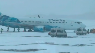 Moskvada təyyarə qara görə havaya qalxa bilmədi - VİDEO