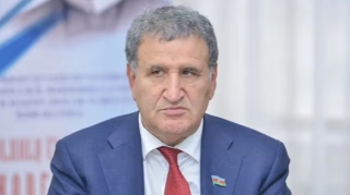 İsa Həbibbəyli xəstəxanada onu ziyarət etdi 