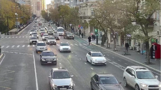 На каких улицах Баку 22 декабря наблюдаются транспортные заторы? 