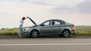 Почему машина заводится и сразу глохнет? 