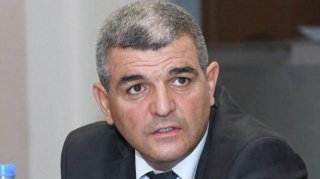 Müəllim kasıbdırsa, nəqliyyat işləmirsə, nə etməlidir?" - Millət vəkili 