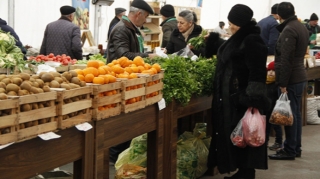 Paytaxt əhalisi 10 ayda bu qədər pul xərcləyib 