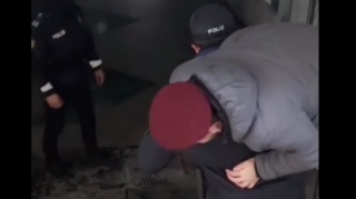 Polisdən qazimizə qarşı gözəl davranış - TƏSİRLİ VİDEO 