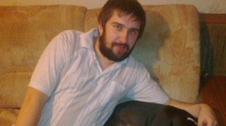 Kriminal avtoritet özünü yeddinci mərtəbədən atıb  - VİDEO