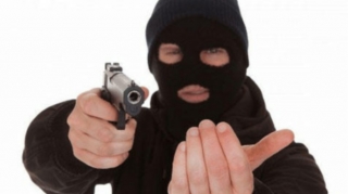 Mingəçevirdə maskalı şəxslər evə hücum etdi, ər-arvad xəsarət aldı 