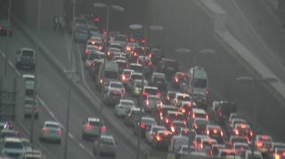 Ziya Bünyadov prospektində qəza oldu, yolda sıxlıq yarandı 