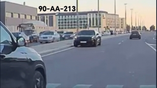 В Баку водитель нарушил правила и проехал против движения - 90-AA-213 - ВИДЕО 