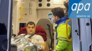 Azərbaycan səfirliyinin terror hücumunda yaralanmış əməkdaşı Bakıya yola salınır  - VİDEO