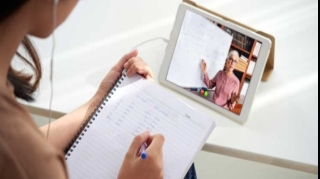 Türkiyə universitetlərində dərslər yayadək onlayn keçiriləcək