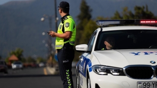 Yol polisindən maşını tüstü buraxan sürücülərə çağırış - VİDEO 