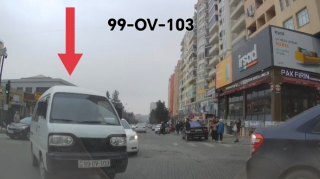 Qayda pozan sürücü səhvi boynundan atdı: "Yol mənimdir" - VİDEO