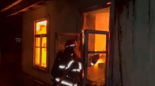 Lənkəranda fərdi evdə yanğın - VİDEO