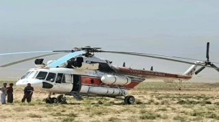 İranda deputatları daşıyan helikopter təcili eniş edib 