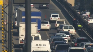 Nasaz maşın bu küçədə sıxlıq yaratdı  - FOTO