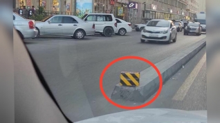 Yol polisi Heydər Əliyevin adını daşıyan yolun problemini həll etmir - Sürücülər görün nə etdi - FOTO