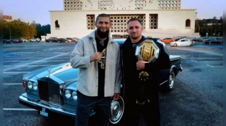 Хамзату Чимаеву подарили автомобиль за 150 000 манатов - ВИДЕО