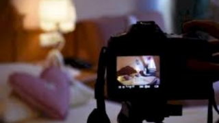 Azərbaycan 200 nəfərin intim görüntüsünü çəkən bu qadını axtarışa verdi - VİDEO 