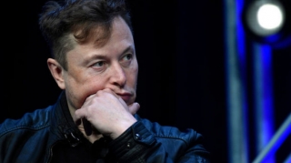 İlon Mask:  “Tesla” mənə çox əzab yaşadıb”