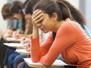 Bakıda tələbələrin təqaüdlərindən pul tutulur