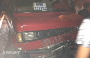 Binədə minik maşını qəza törədib, bir nəfər yaralanıb - FOTO