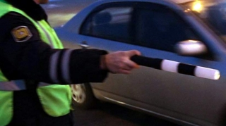 Qadın sürücünü söyən yol polisi əməkdaşı işdən qovuldu - İNSİDENT - VİDEO 