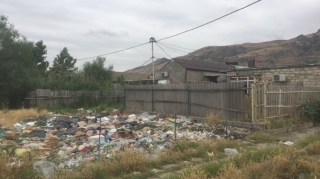 Bələdiyyə sədri zibilliyə görə "zibilə" düşdü  - FOTO