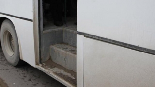 Qadın avtobusdan yıxılaraq xəsarət alıb 