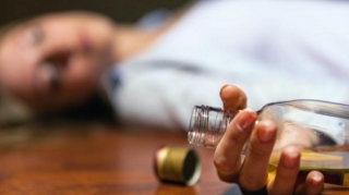 Ehtiyatsızlıqdan sirkə içən qadın öldü 