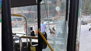 Avtobusa silahlı hücum olub, ölən və yaralananlar var 