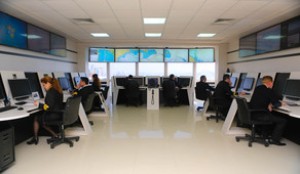 Amerikadan Azərbaycana zəng gəldi - Şamaxıda turistlər maşında köməksiz qalıb