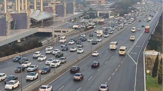 Bakının bəzi yollarında tıxac yarandı - SİYAHI 