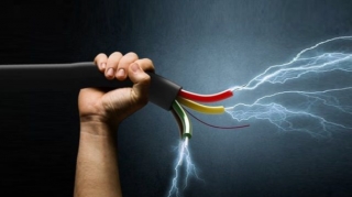 Salyanda 15 yaşlı qızı elektrik cərəyanı vurub öldürüb