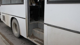 Avtobusdan isə maqnitofon oğurlayanlar saxlanıldı 