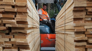Rusiyadan Azərbaycana yararsız taxta materiallarının gətirilməsinin qarşısı alınıb