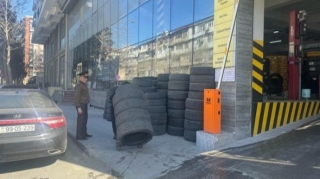 В Баку в шинном центре нарушены требования пожарной безопасности  - ФОТО - ВИДЕО
