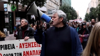 Ümumi tətil nəqliyyat və limanların fəaliyyətini iflic etdi 