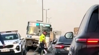 В Сумгайыте пассажирский автобус врезался в фонарный столб, есть пострадавшие - ВИДЕО 