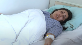 Bakıda aktrisanı skuter vurub:  Beyni silkələnib - VİDEO