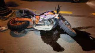 Bakıda motosikletçi törətdiyi qəzada ağır xəsarət alıb 