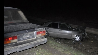 Sabirabadda “Mersedes”lə “VAZ-2107” toqquşub - xəsarət alanlar var   - FOTO