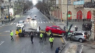 Авария в центре Баку: поврежден светофор 