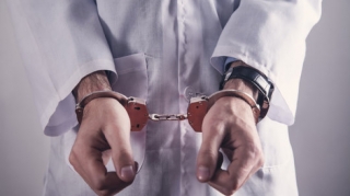 Azərbaycanda həkimlər həbs olundu 