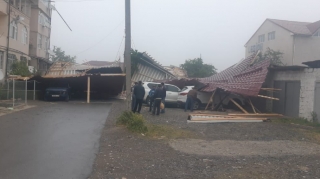 Külək Bakıda ciddi FƏSADLAR TÖRƏTDİ   - FOTO
